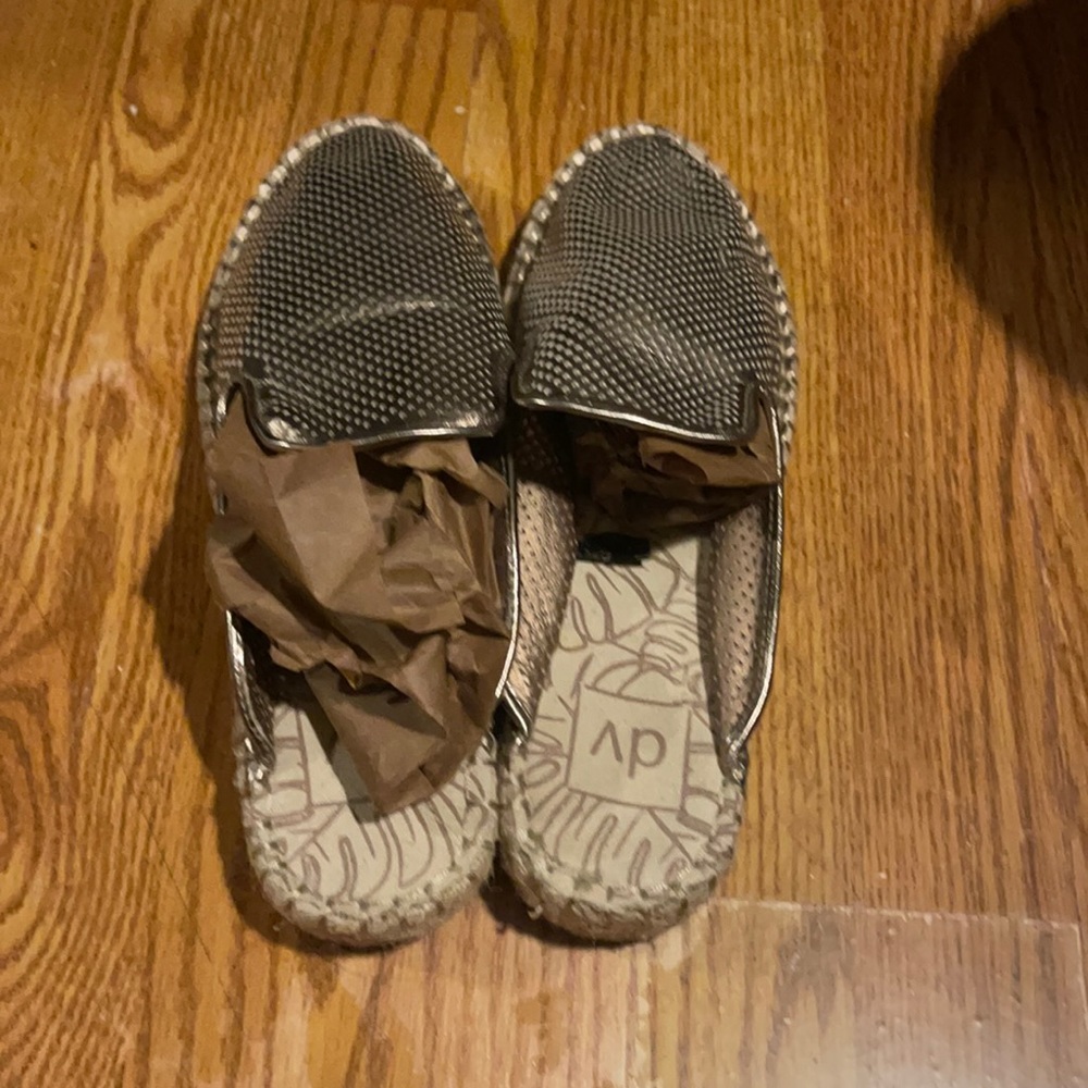 Women’s/junior slip on shoes